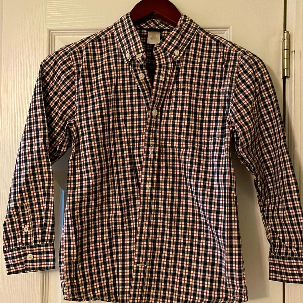 Like new shirt!  Boy’s cotton long sleeved button down in plaid black/red/white.